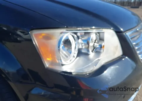 2013 Chrysler Town & Country Touring z USA, uszkodzony, nr VIN 2C4RC1BG0DR691346